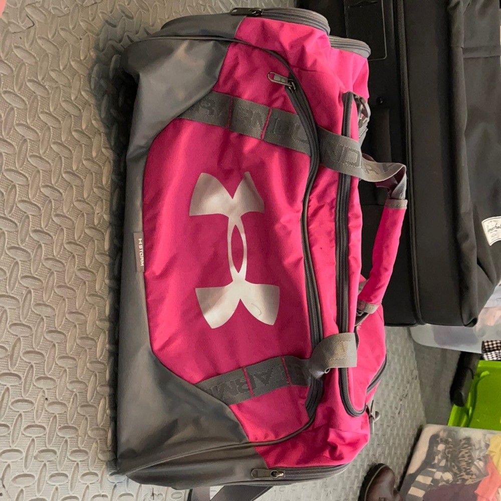 Medium Under Armour duffle